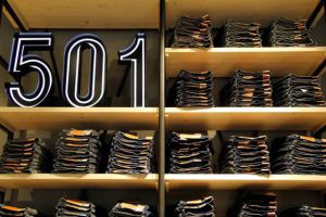  LEVIS